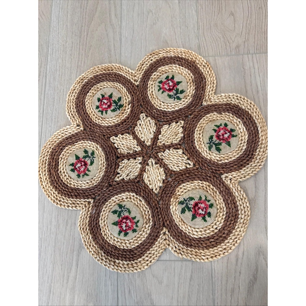 Vintage Woven Straw Flower Rug Placemat Cross Stitch‎ Rose Scalloped Brown 24"